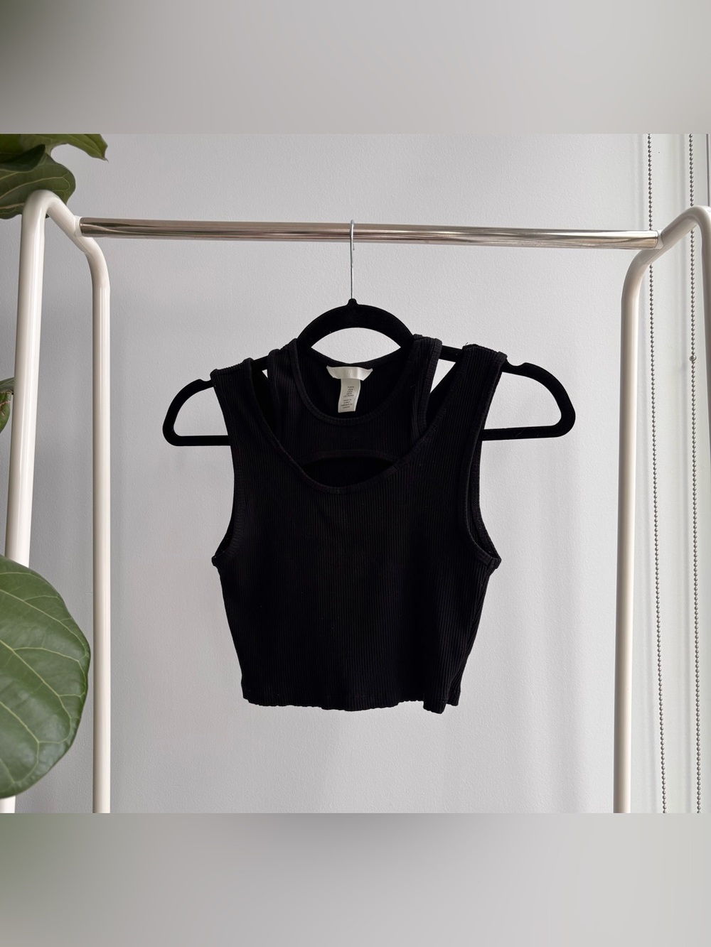 H&M | Cropped Cut-Out Peek-a-Boo Ribbed Tank Top M
